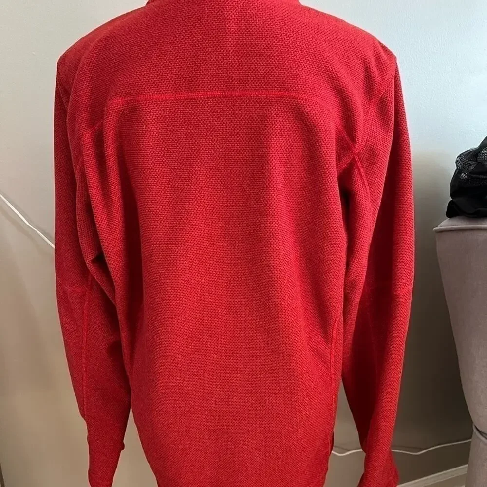 THE NORTH FACE MENS PULLOVER SIZE M MINT WORN ONCE